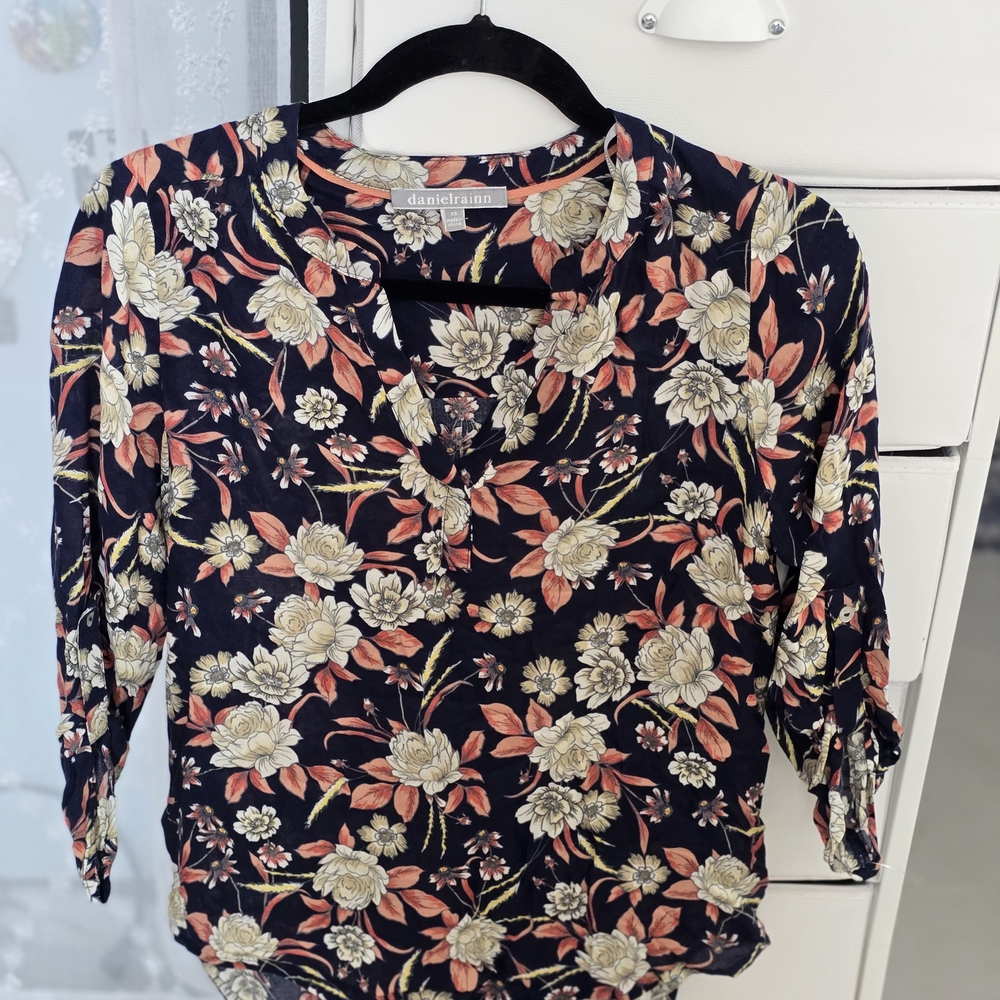 Daniel Rainn Floral Blouse - Navy and Cream